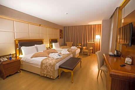 Presidential Suite Smoking