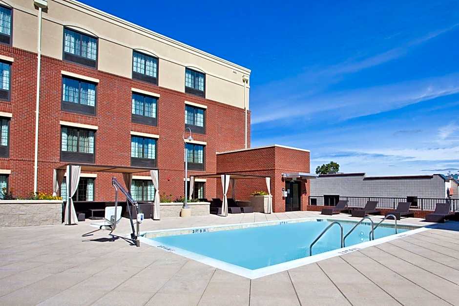 Hampton Inn By Hilton & Suites Chapel Hill/Carrboro