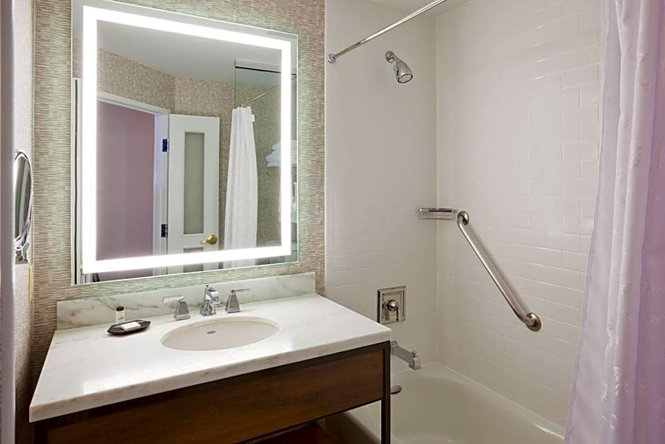 Sheraton St. Paul Woodbury Hotel