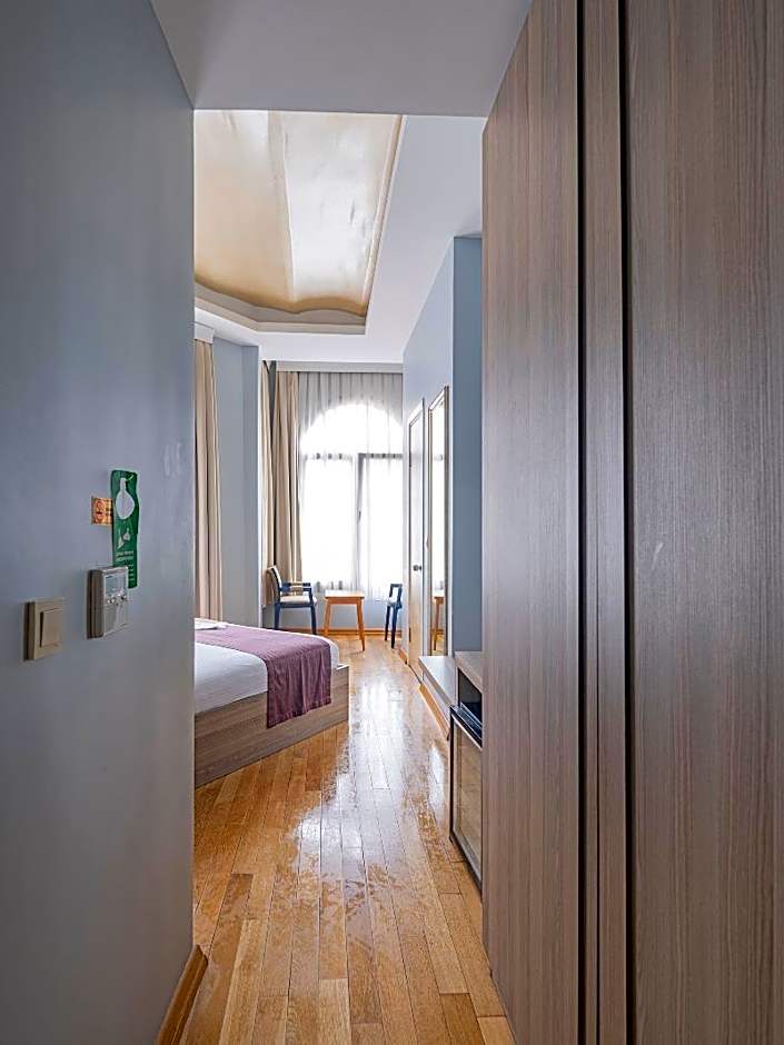 Ragip Pasha Apartment