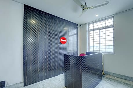 OYO Flagship Avantika Hotel