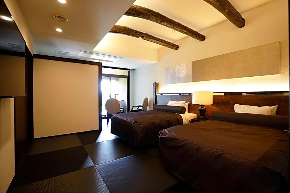 Photo 1 of 3 of Junior 2 Beds Suite, Ocean front