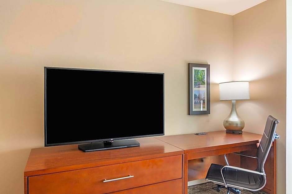 Comfort Inn & Suites Charlottesville Hollymead Town Center