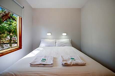 Family Cabins - Sleeps 4