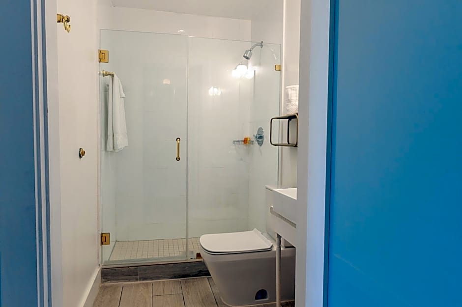 Oceanside Hotel and Suites