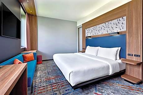 Urban, Room, 1 King Bed, City View