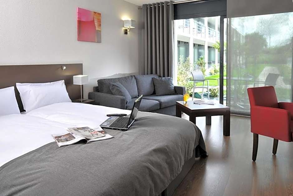 Hotel Eden Park Pau Est, avec Piscine