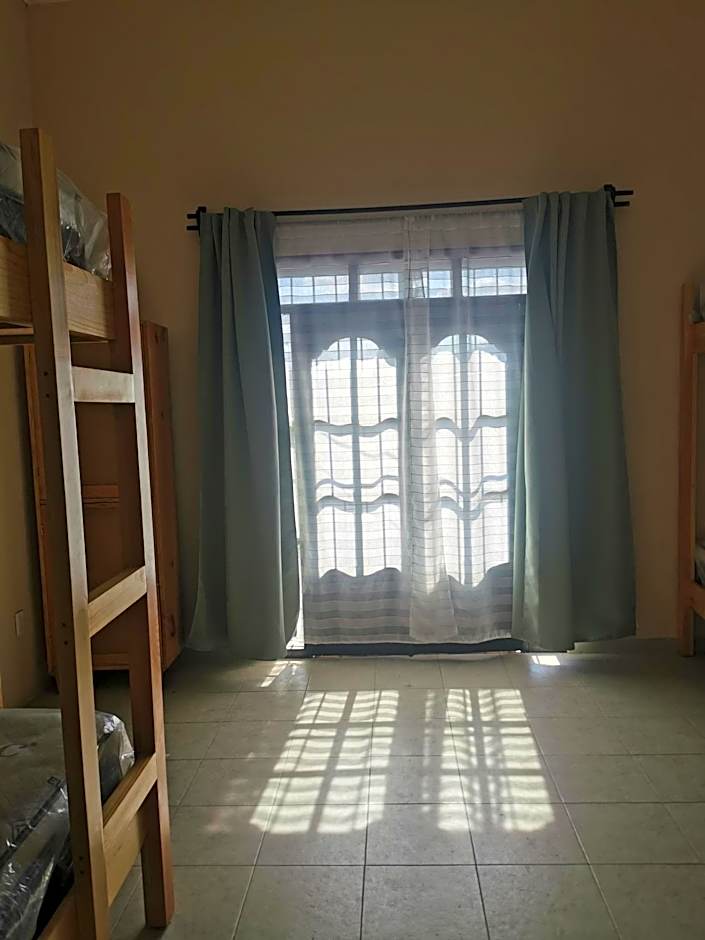 Nido Colibrí - Private Rooms and hostel Dorms in Remate de Paseo Montejo