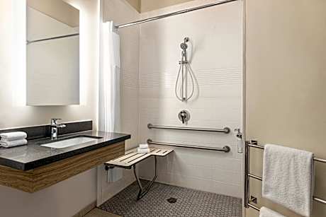 1 King Studio Communication Mobility Accessible Shower