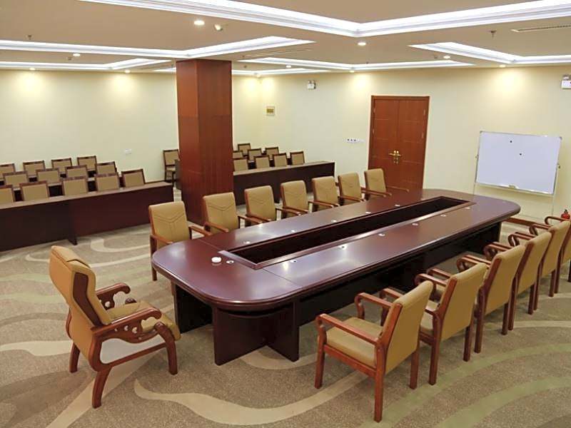 GreenTree Inn Yizhou Fanshi Bus Station Business Hotel