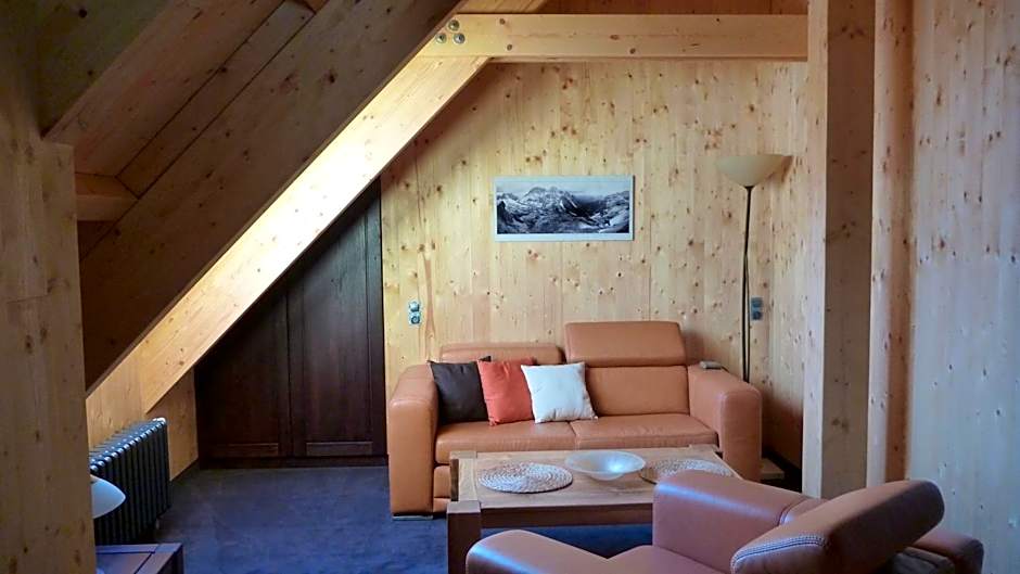 Krakonošova Dílna "WOODHAUS"