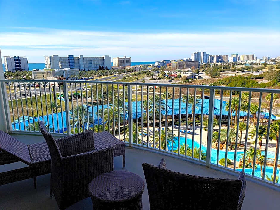 1815 A Slice of Heaven Destin - Pool & Ocean View
