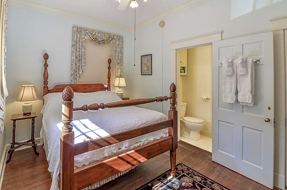 Cedars of Williamsburg Bed & Breakfast