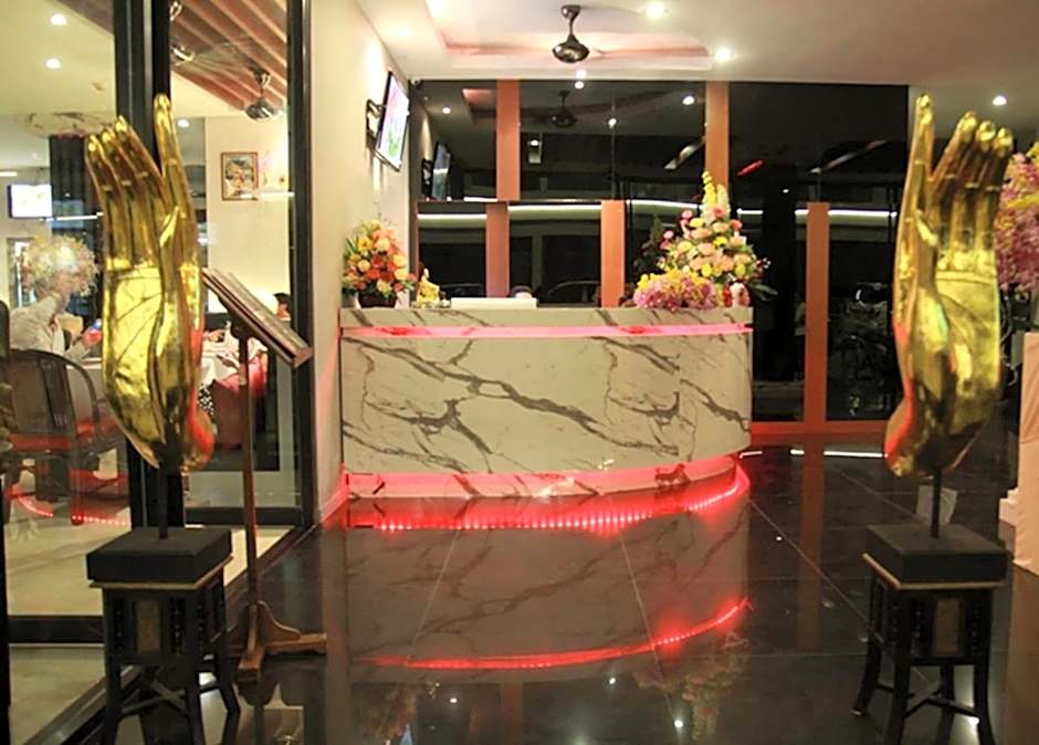 Hemingways Silk Hotel