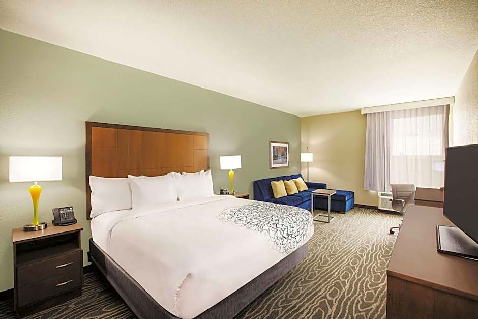 La Quinta Inn & Suites by Wyndham Wichita Northeast