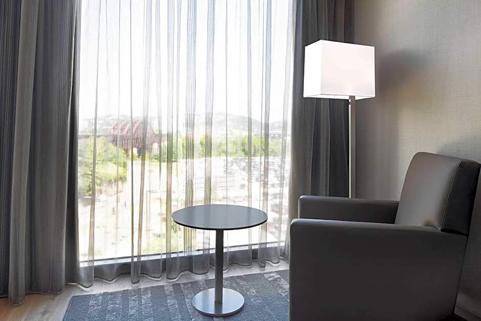 AC Hotel by Marriott Pittsburgh Downtown