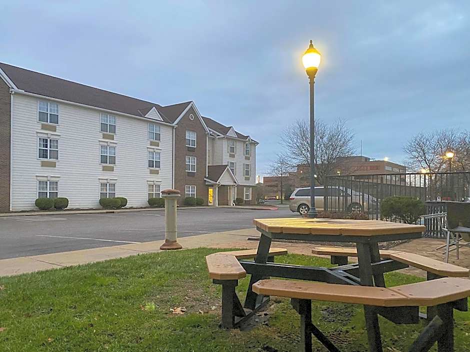 MainStay Suites Middleburg Heights Cleveland Airport