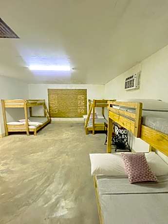 Mixed Dormitory Room