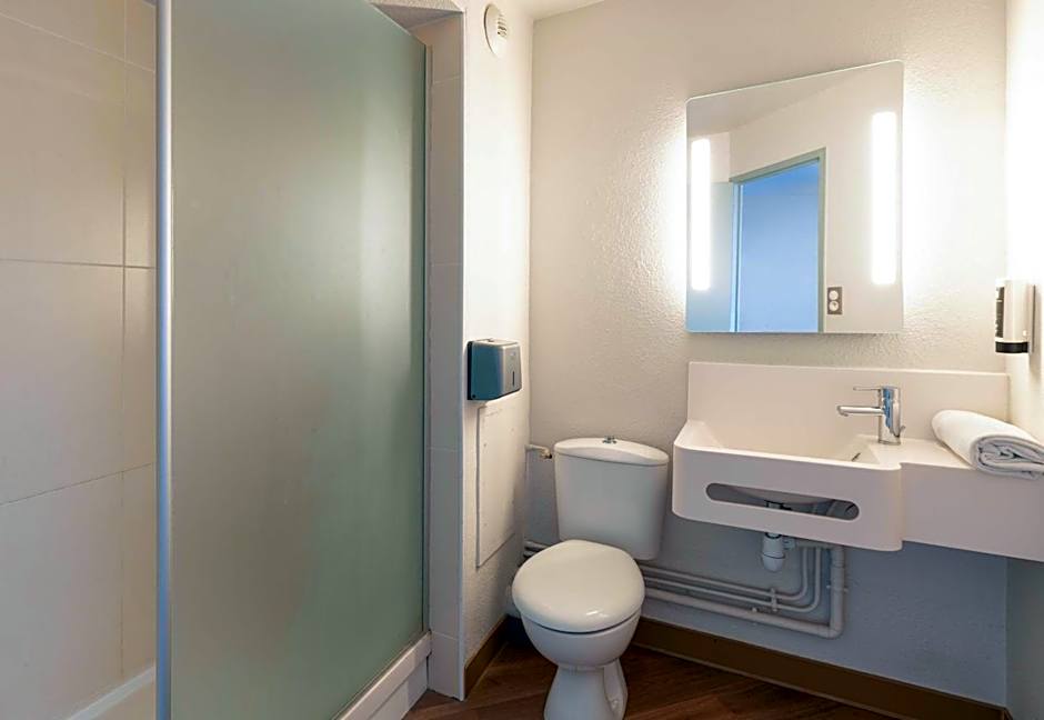 B&B Hôtel Lyon Grand Stade Meyzieu