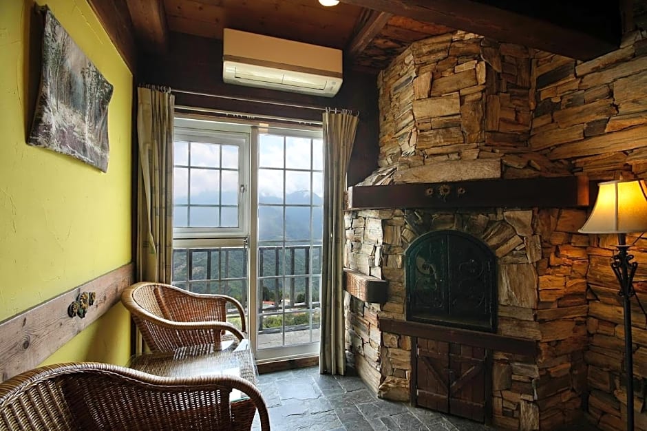 Provence Rose Lodge in Ching Jing B&B