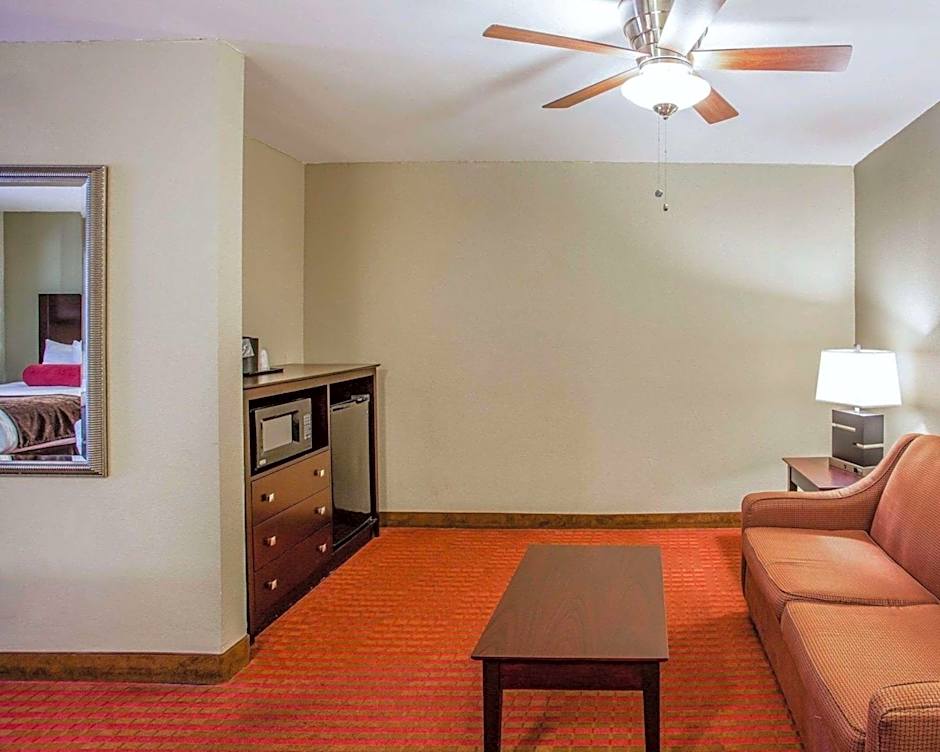 Photo 1 of 6 of 2 Queen Beds Suite