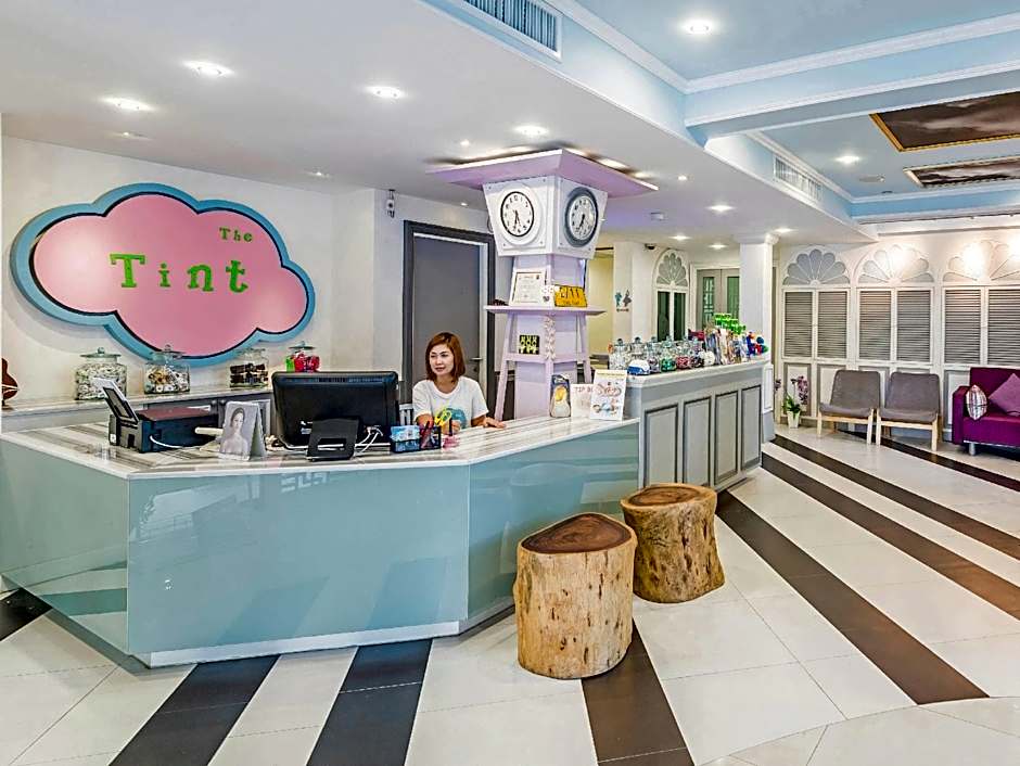 The Tint at Phuket Town Hotel