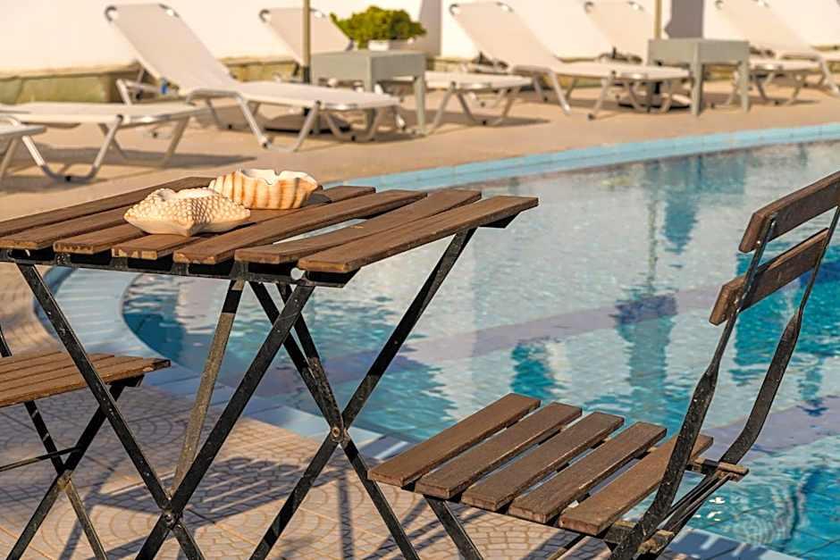 Denise Studios and Apartments