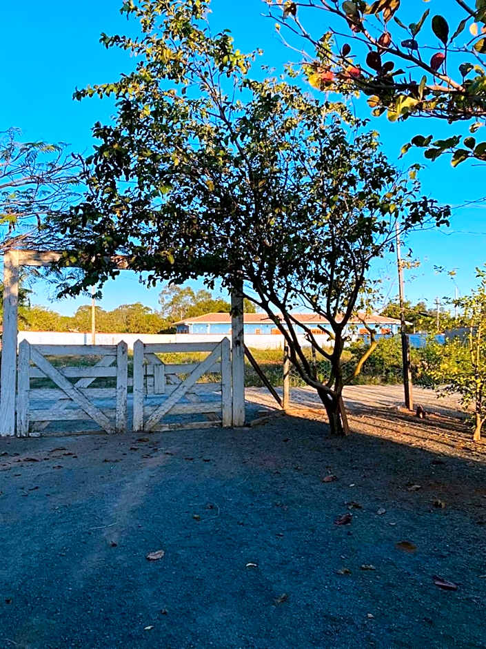 Casa com Piscina na Represa de Carlópolis