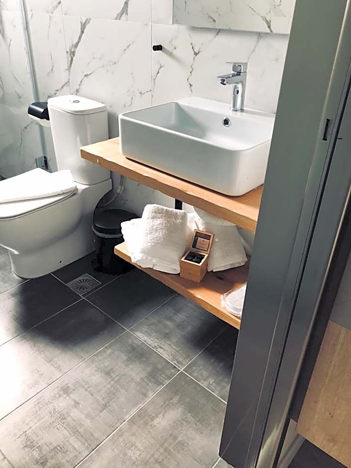 CHROMA FASHION ROOMS & APARTMENTS