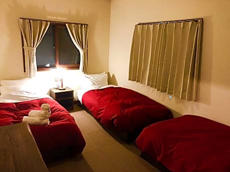 Triple Room with Shared Bathroom