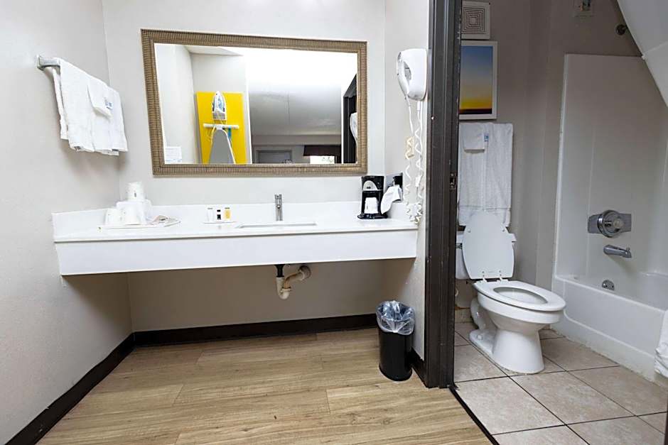 Days Inn by Wyndham Dayton Huber Heights Northeast