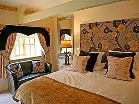 Twin Room with Private Bathroom