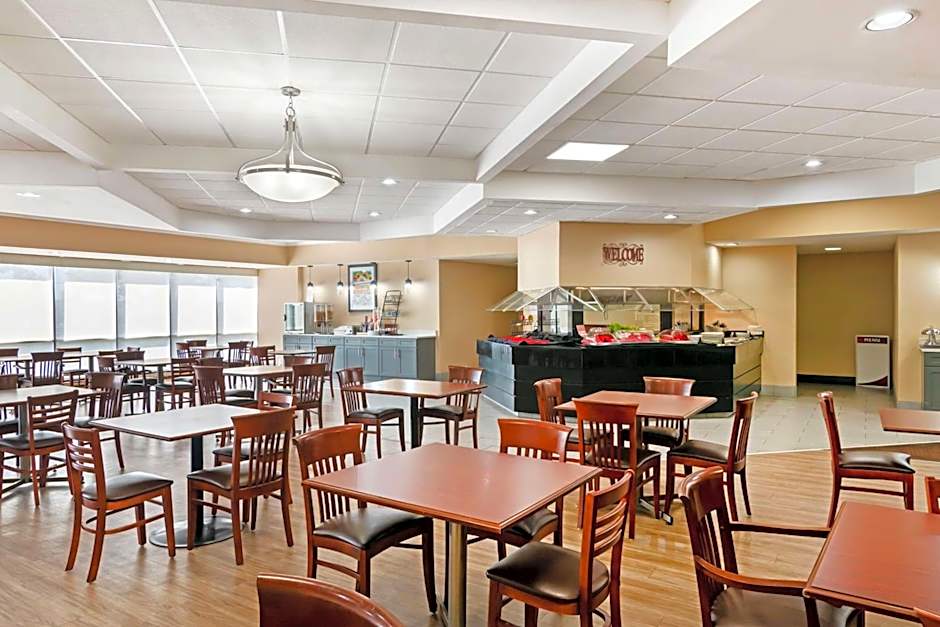 Best Western Plus Kansas City Sports Complex Hotel