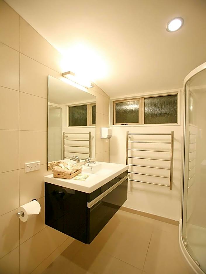 Cranbury Court Apartments