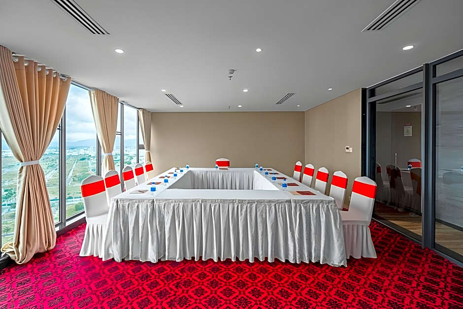 EMERALD BAY HOTEL & SPA