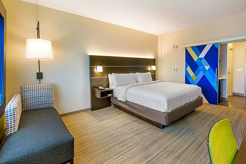 Holiday Inn Express & Suites Jacksonville - Town Center By IHG