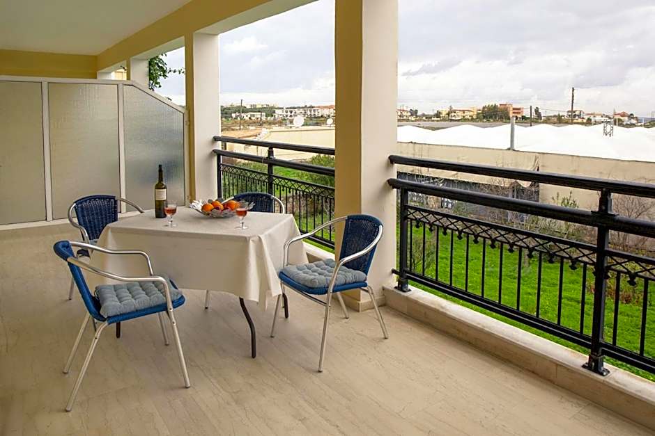 Searocco Studios & Apartments - Close to Alykes Center, by ZanteWize