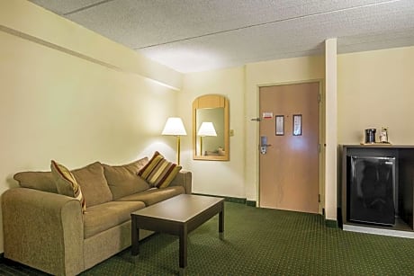 Suite with Two Double Beds - Non-Smoking