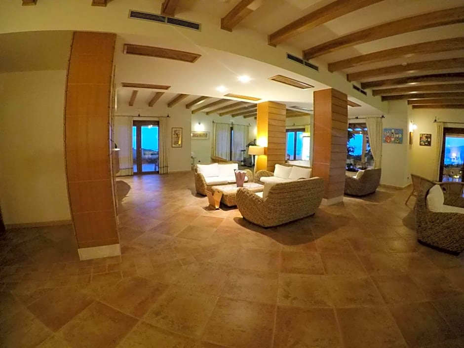 Hotel Villa Gustui Maris