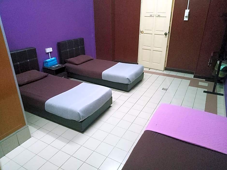 KUALA BESUT JETTY BUDGET HOTEL AIN - In front of Kuala Besut Jetty