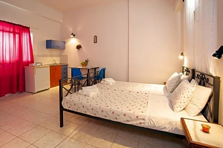 Nostos Studios & Apartments