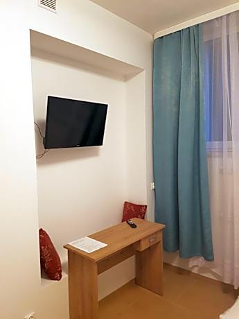 Standard Twin Room with Shared Bathroom