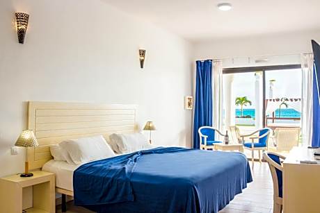 Double single use sea view with terrace