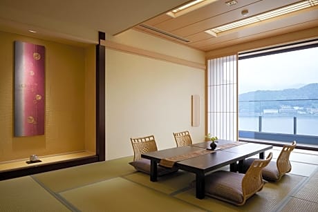 Japanese-Style Standard Room with Lake View - Higher Floor