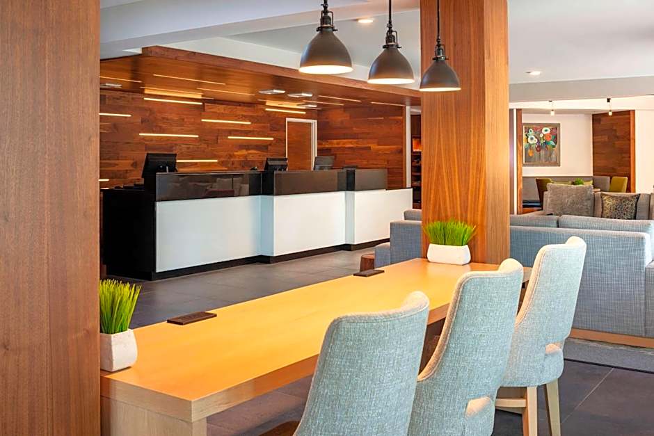 Fairfield by Marriott Inn & Suites Providence Airport Warwick