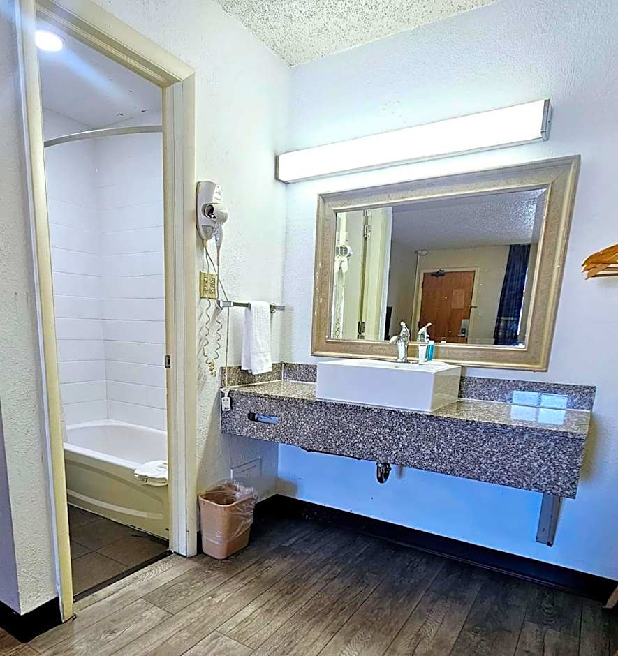 Super 8 by Wyndham Denver Central