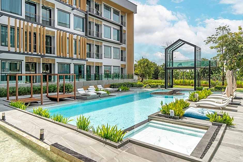 Crystal Srivaree Suvarnabhumi Hotel