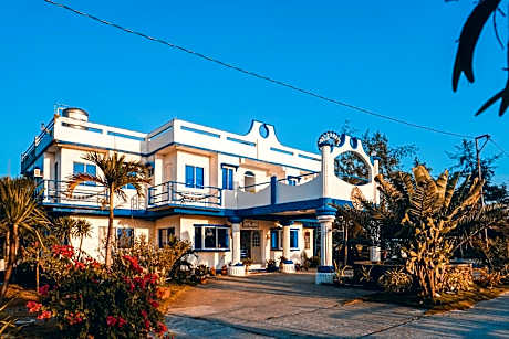 Club Monet Beachfront Resort by Cocotel