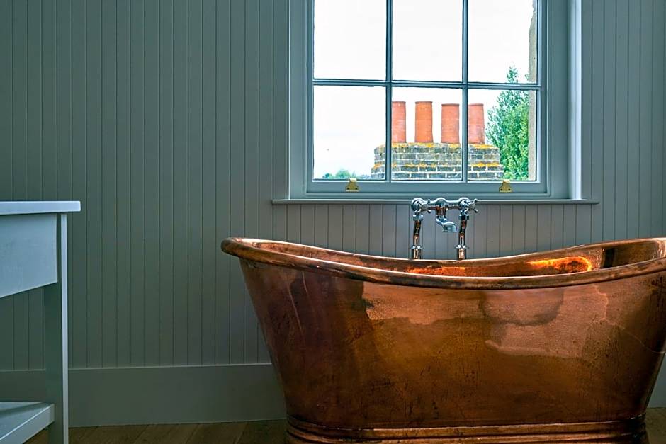 The Mitre, Hampton Court