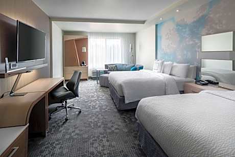 2 queen beds and 1 pull out sofa